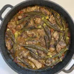 תבשיל בשר עם במיה ועגבניות