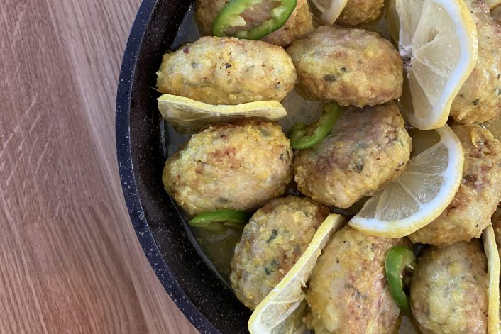 קציצות עוף עם כורכום ולימון