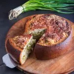 מאפה לחם עם גבינות וכרשה
