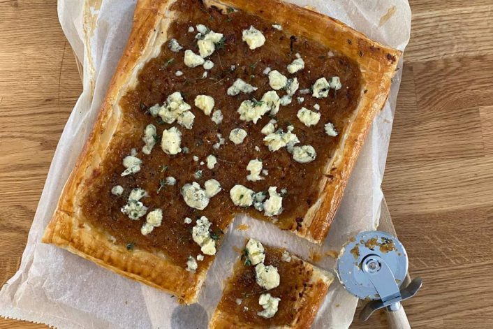 מאפה בצק עלים ובצל